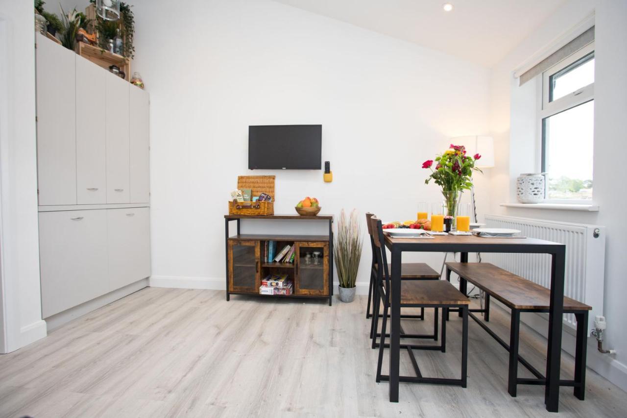 The Bearded Goat Den - A Rural Retreat At This Modern Holiday Cottage Saint Leonards Kültér fotó