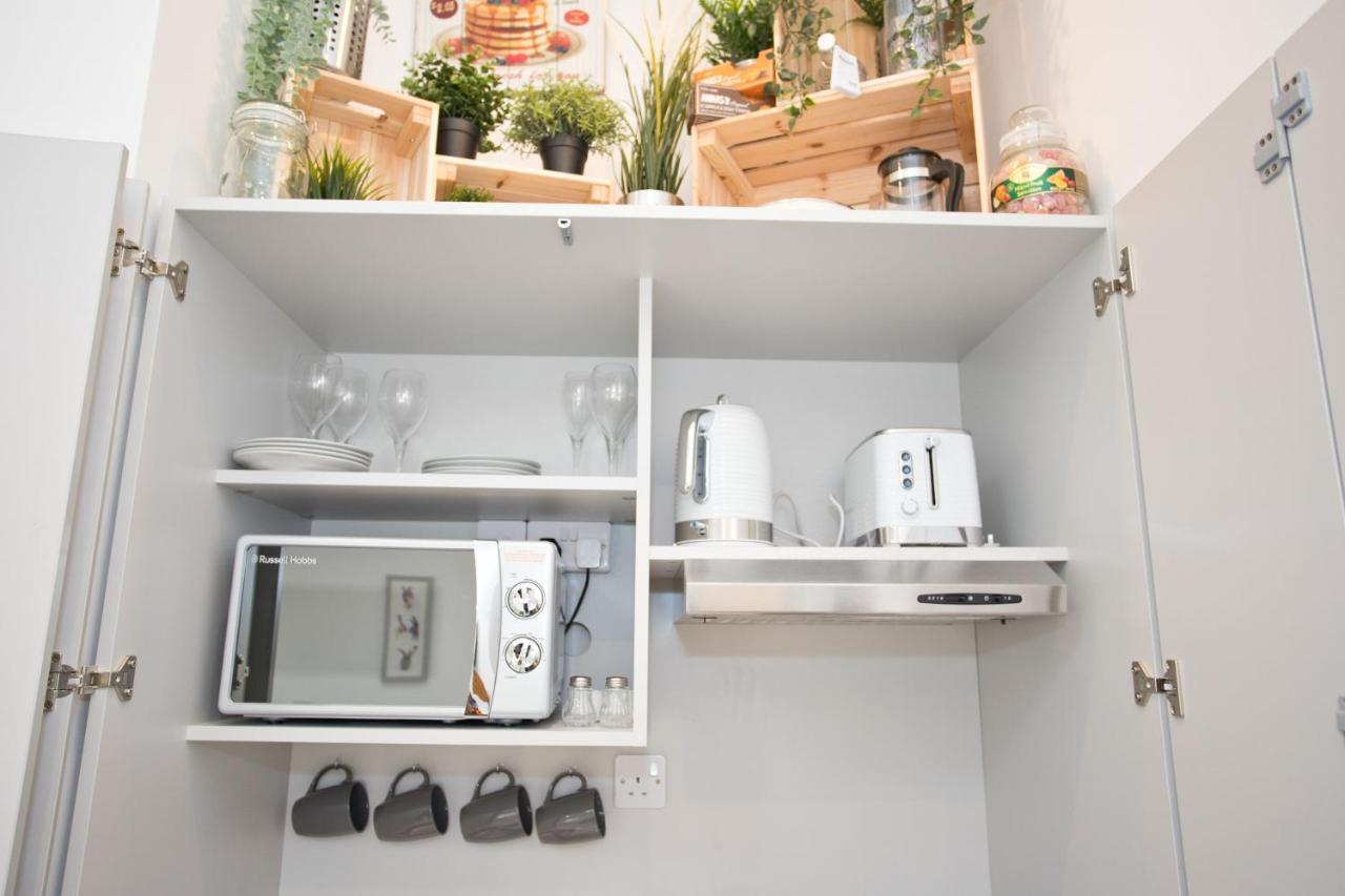 The Bearded Goat Den - A Rural Retreat At This Modern Holiday Cottage Saint Leonards Kültér fotó