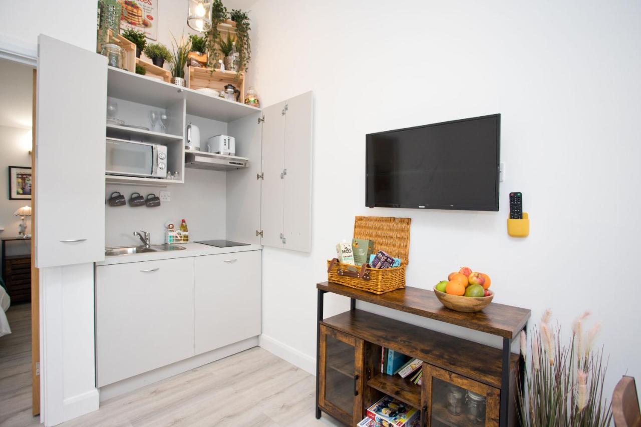 The Bearded Goat Den - A Rural Retreat At This Modern Holiday Cottage Saint Leonards Kültér fotó